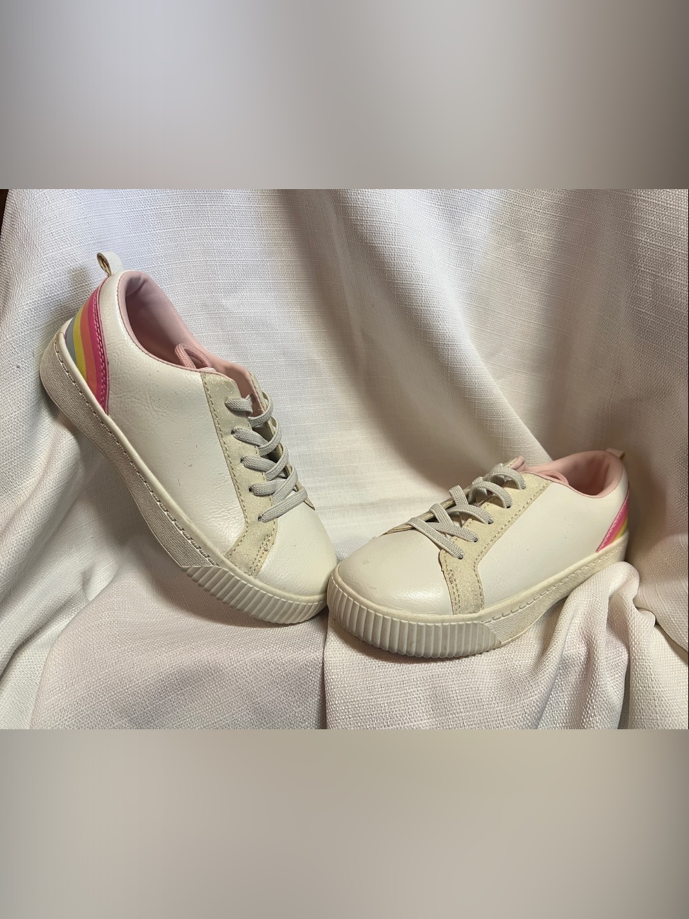 Girls Casual Cream Sneakers with pink and rainbow Accent - Picture 2 of 3